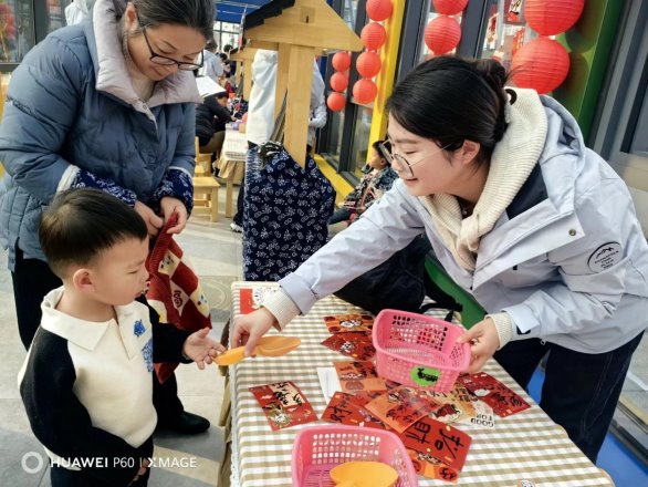 小孩们在吃东西

AI 生成的内容可能不正确。