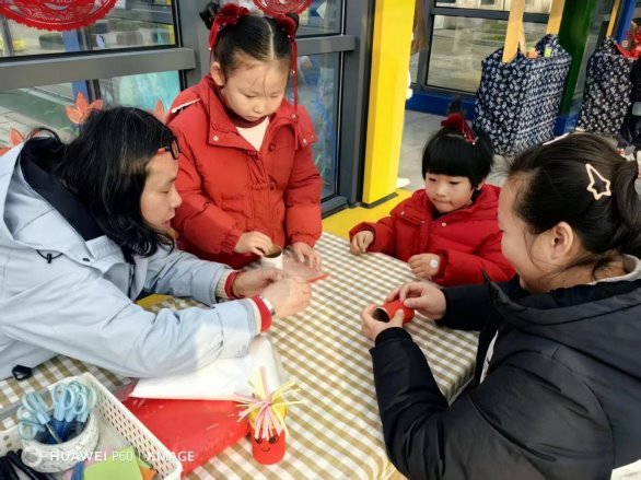 人抱着小孩

AI 生成的内容可能不正确。