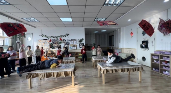 许多人在房间里

AI 生成的内容可能不正确。