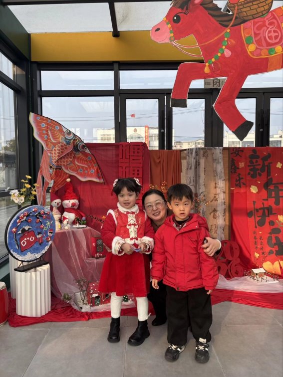 小孩们站在一起

AI 生成的内容可能不正确。